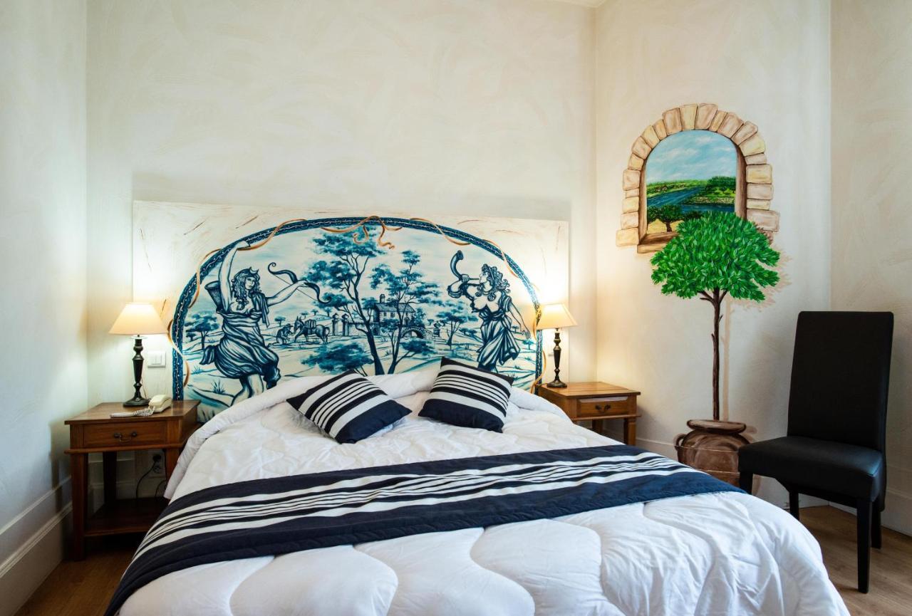 Logis Hotel De La Tour ליבורן מראה חיצוני תמונה