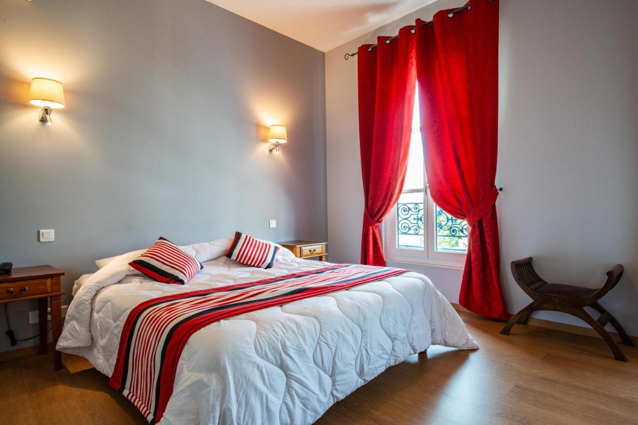 Logis Hotel De La Tour ליבורן מראה חיצוני תמונה