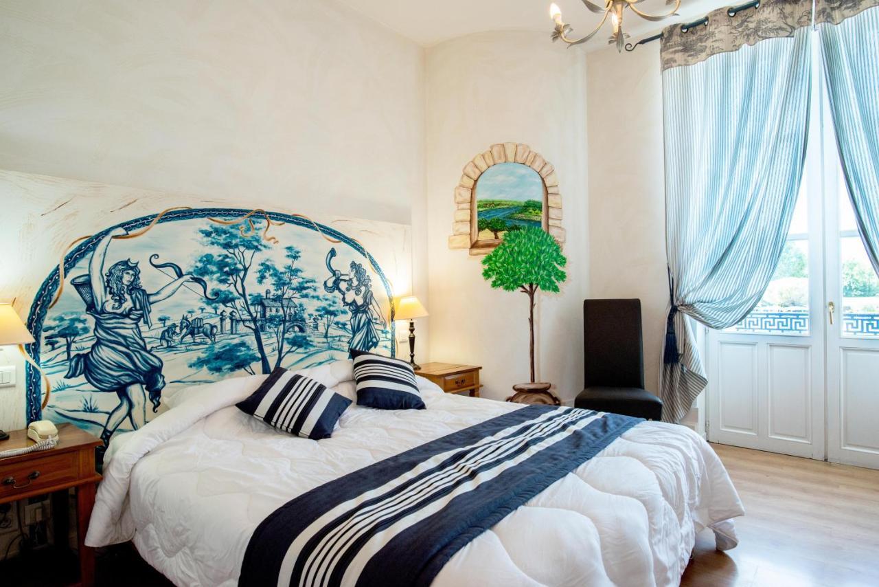 Logis Hotel De La Tour ליבורן מראה חיצוני תמונה