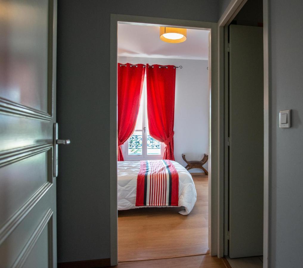 Logis Hotel De La Tour ליבורן מראה חיצוני תמונה