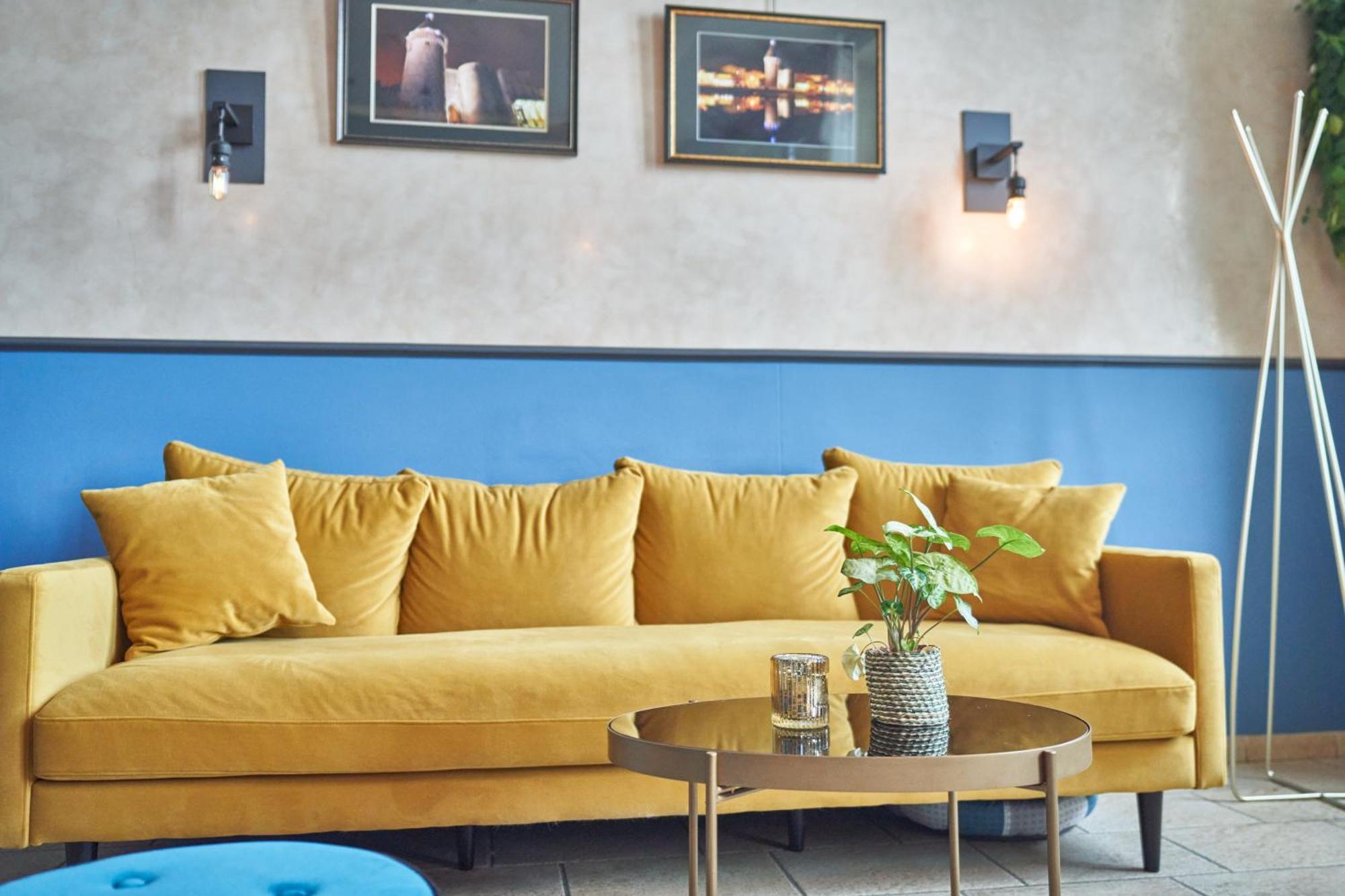 Logis Hotel De La Tour ליבורן מראה חיצוני תמונה