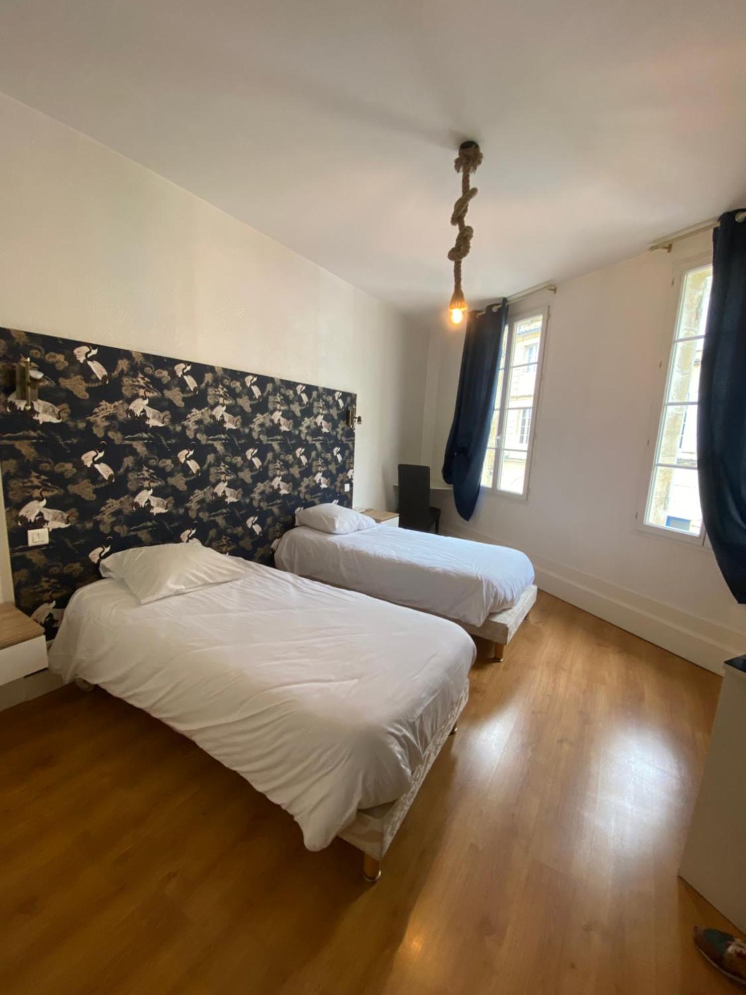Logis Hotel De La Tour ליבורן מראה חיצוני תמונה